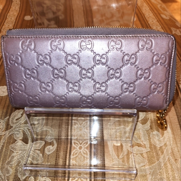 Gucci Purple Embossed Wallet - Picture 3 of 10
